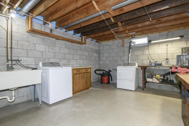 1815 Haymarket ROAD, Waukesha, WI 53189