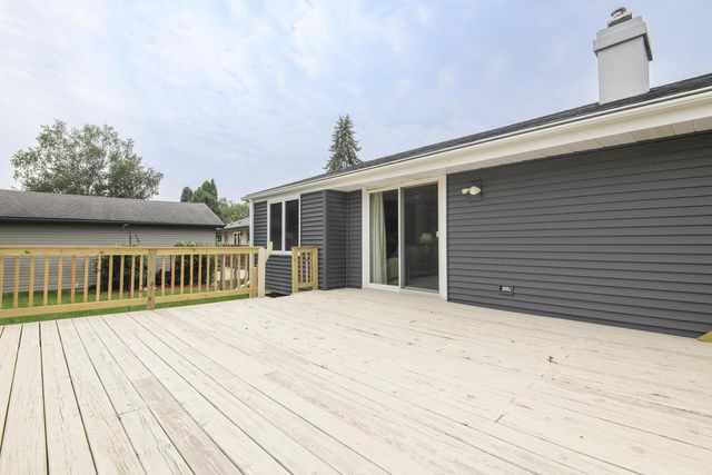 1815 Haymarket ROAD, Waukesha, WI 53189