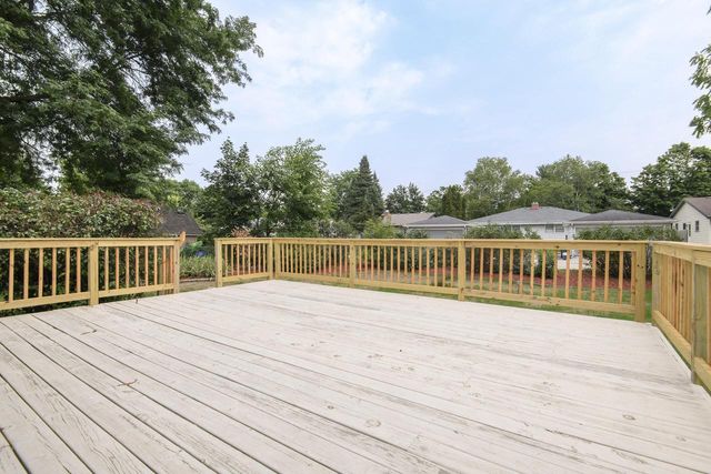 1815 Haymarket ROAD, Waukesha, WI 53189