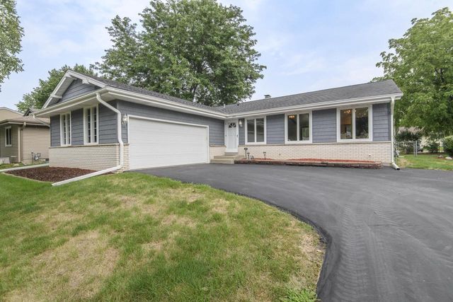 1815 Haymarket ROAD, Waukesha, WI 53189