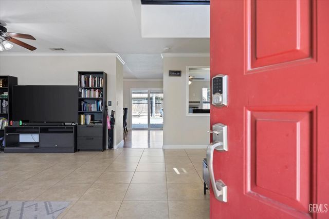 5812 California Spring Drive, Bakersfield, CA 93313