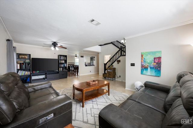 5812 California Spring Drive, Bakersfield, CA 93313