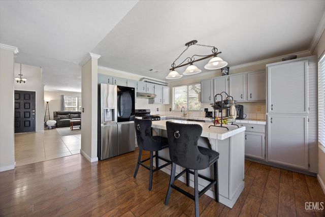 5812 California Spring Drive, Bakersfield, CA 93313