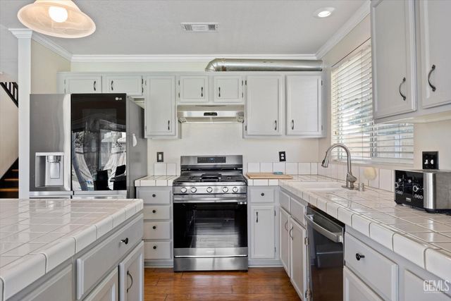 5812 California Spring Drive, Bakersfield, CA 93313