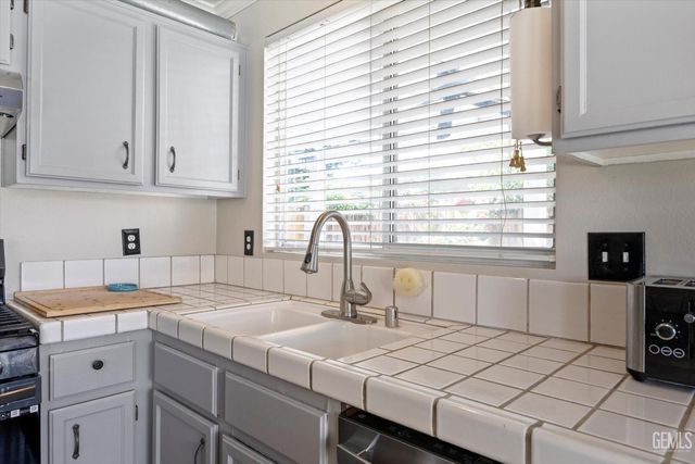 5812 California Spring Drive, Bakersfield, CA 93313
