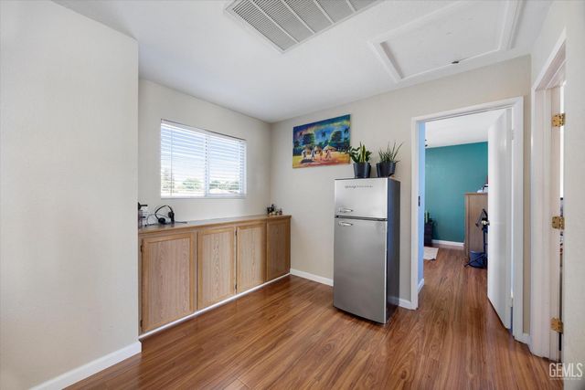 5812 California Spring Drive, Bakersfield, CA 93313