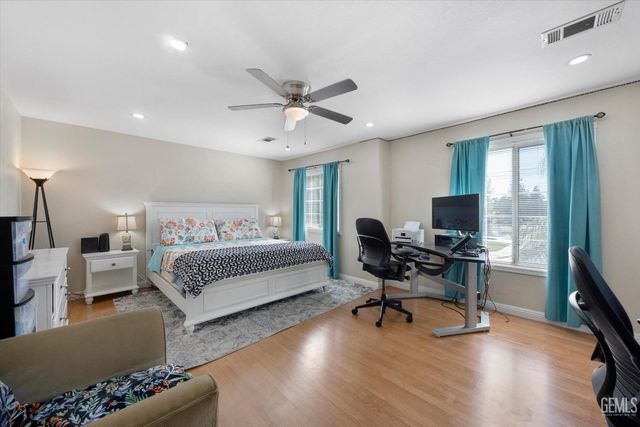 5812 California Spring Drive, Bakersfield, CA 93313