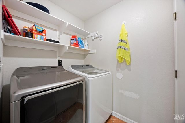 5812 California Spring Drive, Bakersfield, CA 93313