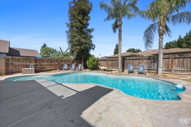 5812 California Spring Drive, Bakersfield, CA 93313