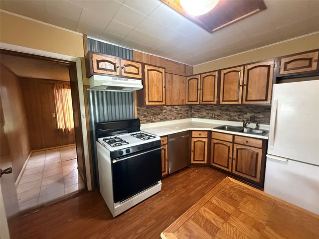 831 Cedar Drive, Mesquite, TX 75149