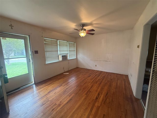 831 Cedar Drive, Mesquite, TX 75149