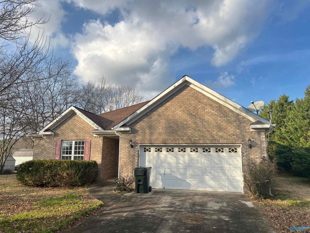 117 Hubert Road, New Market, AL 35761