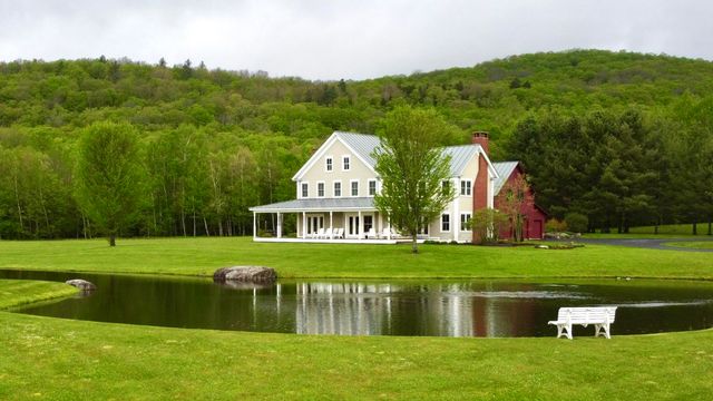 2455 West Hill Road, Stowe, VT 05672