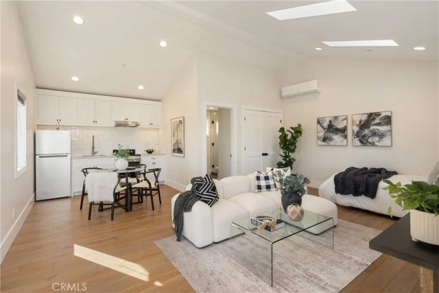 430 Fullerton Avenue, Newport Beach, CA 92663