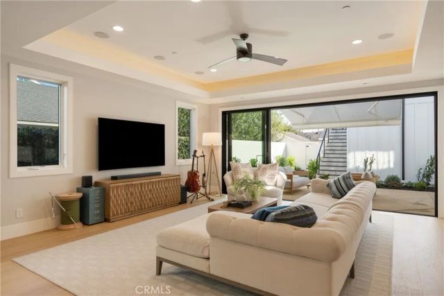 430 Fullerton Avenue, Newport Beach, CA 92663