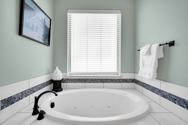 127 Sullivan Way, Waxahachie, TX 75167