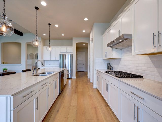 10300 Lavon BND, Austin, TX 78717