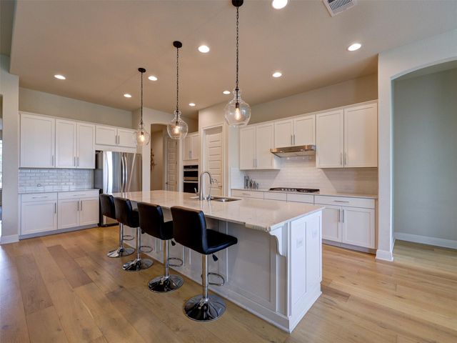 10300 Lavon BND, Austin, TX 78717