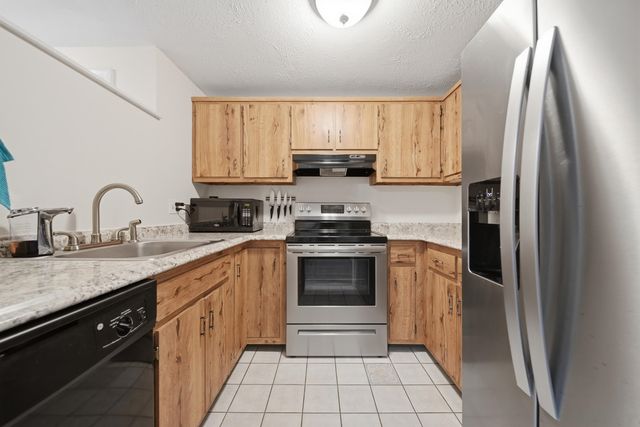 7 Cortez Dr Unit 40, Nashua, NH 03062