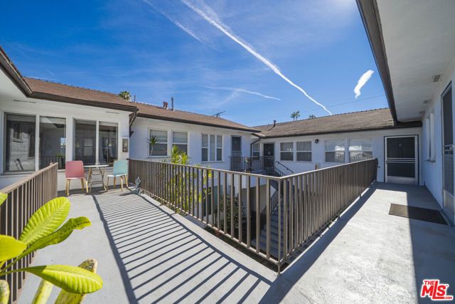 12012 WASHINGTON Place, Los Angeles, CA 90066