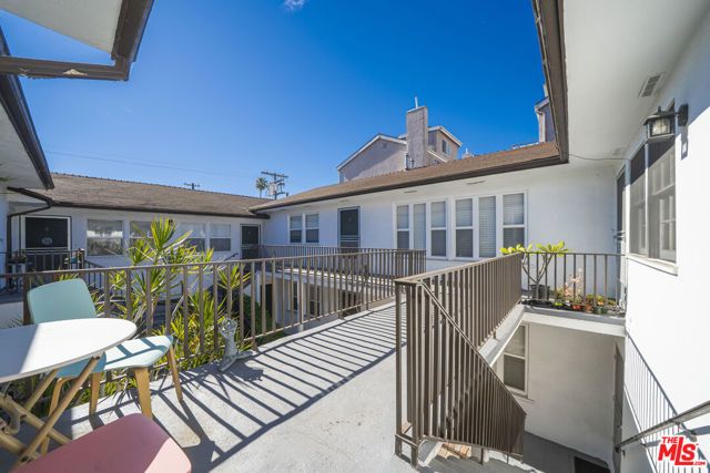 12012 WASHINGTON Place, Los Angeles, CA 90066
