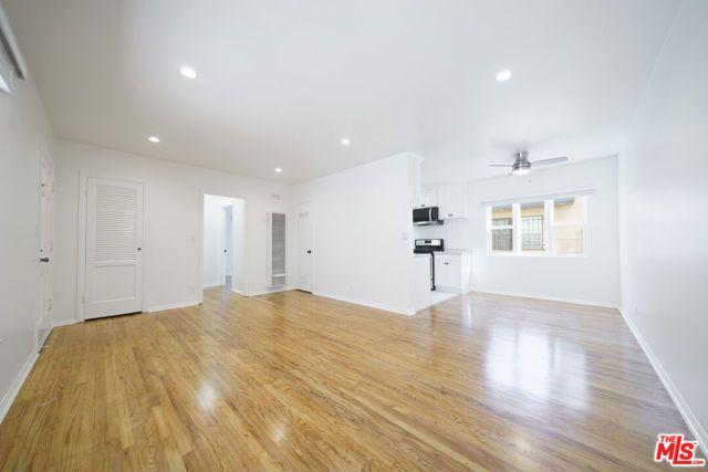 12012 WASHINGTON Place, Los Angeles, CA 90066