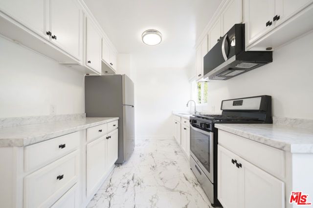 12012 WASHINGTON Place, Los Angeles, CA 90066