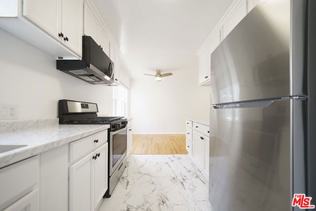 12012 WASHINGTON Place, Los Angeles, CA 90066