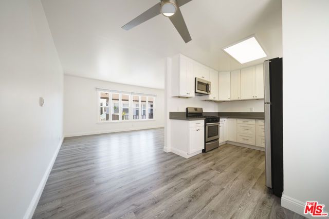 12012 WASHINGTON Place, Los Angeles, CA 90066