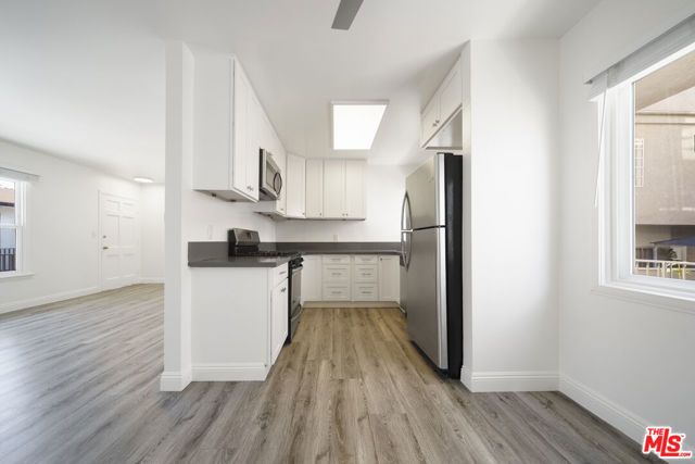 12012 WASHINGTON Place, Los Angeles, CA 90066