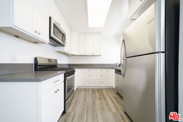 12012 WASHINGTON Place, Los Angeles, CA 90066