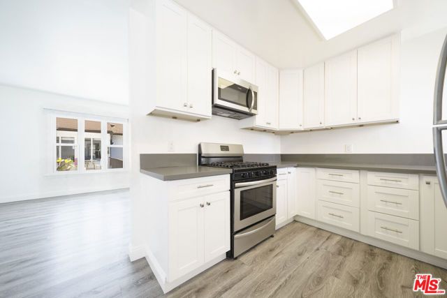 12012 WASHINGTON Place, Los Angeles, CA 90066