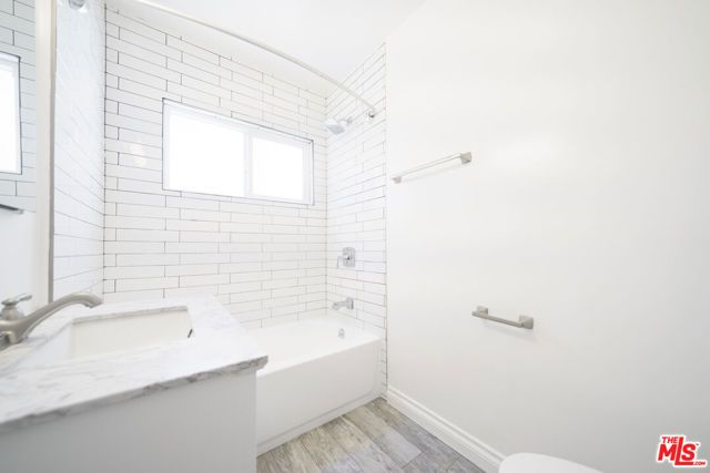 12012 WASHINGTON Place, Los Angeles, CA 90066