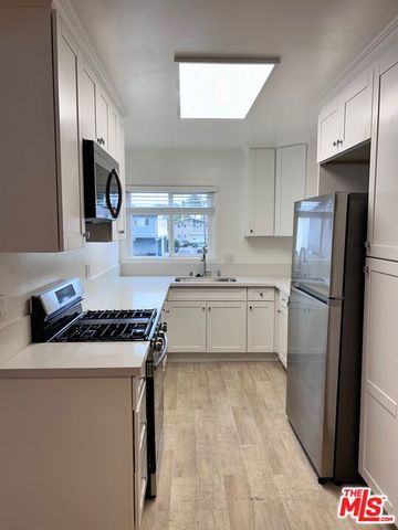 12012 WASHINGTON Place, Los Angeles, CA 90066