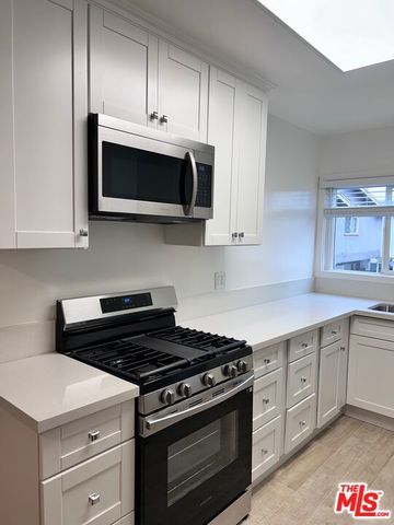 12012 WASHINGTON Place, Los Angeles, CA 90066