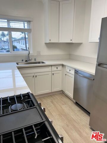 12012 WASHINGTON Place, Los Angeles, CA 90066