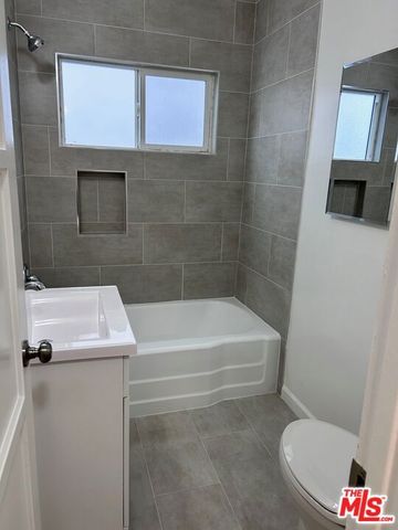 12012 WASHINGTON Place, Los Angeles, CA 90066