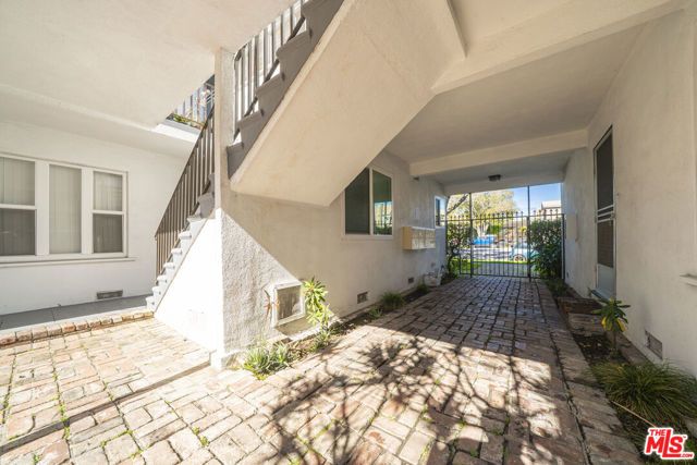 12012 WASHINGTON Place, Los Angeles, CA 90066
