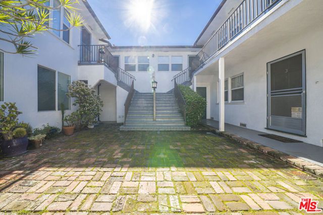 12012 WASHINGTON Place, Los Angeles, CA 90066