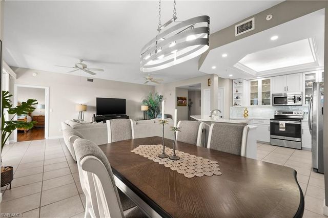 201 Vintage Bay DR B15, Marco Island, FL 34145