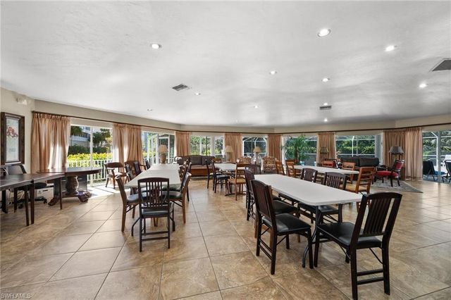 201 Vintage Bay DR B15, Marco Island, FL 34145