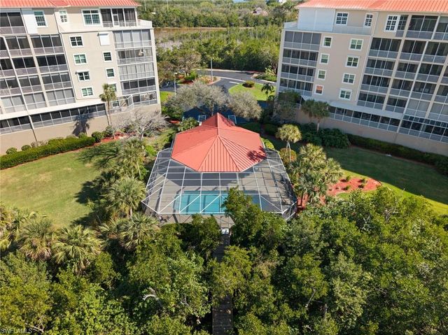 201 Vintage Bay DR B15, Marco Island, FL 34145