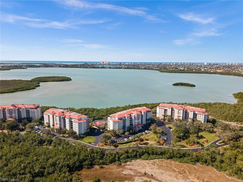 201 Vintage Bay DR B15, Marco Island, FL 34145