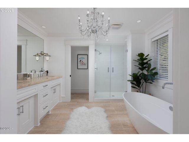 520 Sw COVE Pt, Depoe Bay, OR 97341