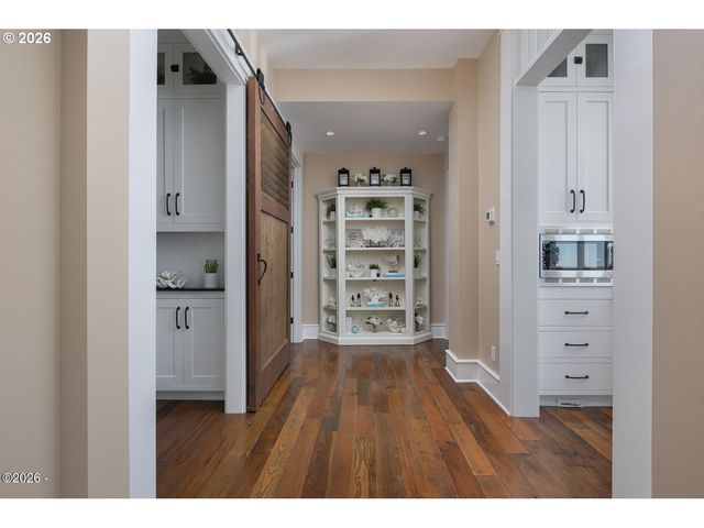 520 Sw COVE Pt, Depoe Bay, OR 97341