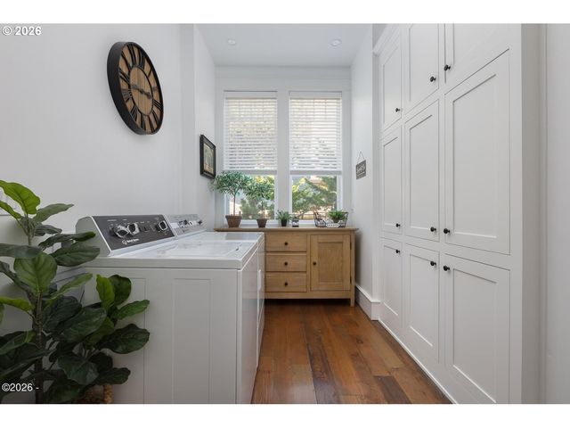 520 Sw COVE Pt, Depoe Bay, OR 97341