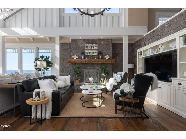 520 Sw COVE Pt, Depoe Bay, OR 97341