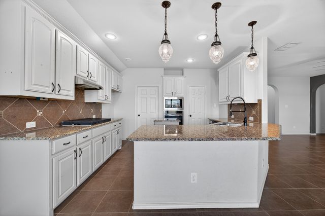 15812 Carlton Oaks Drive, Fort Worth, TX 76177