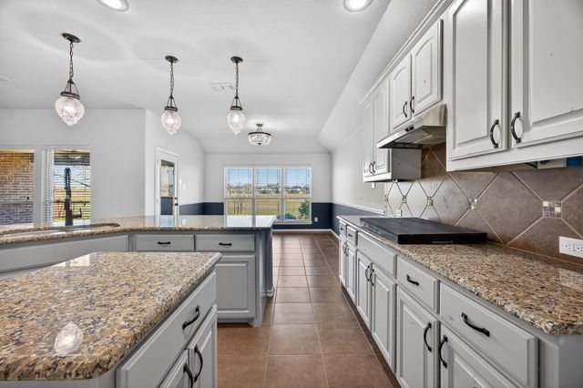 15812 Carlton Oaks Drive, Fort Worth, TX 76177