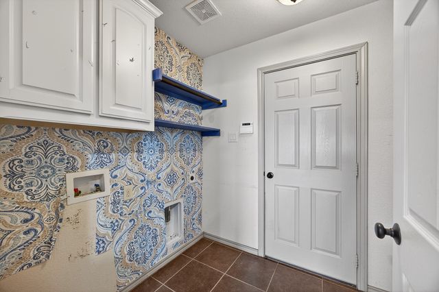 15812 Carlton Oaks Drive, Fort Worth, TX 76177